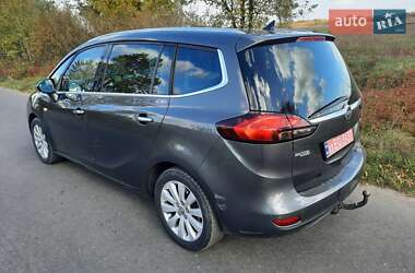 Минивэн Opel Zafira Tourer 2012 в 
