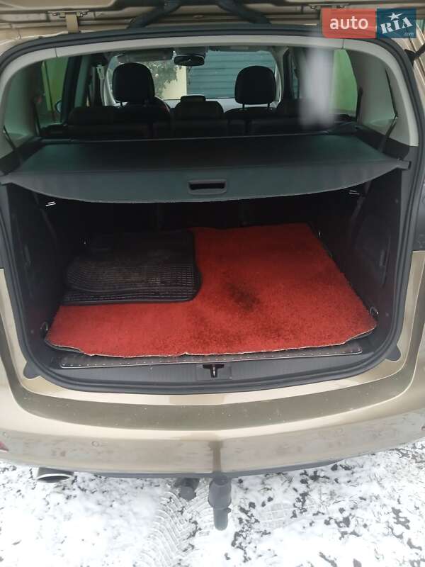 Минивэн Opel Zafira Tourer 2013 в Локачах