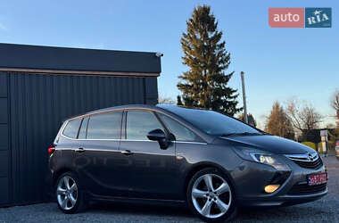 Минивэн Opel Zafira Tourer 2012 в 
