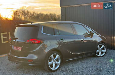 Минивэн Opel Zafira Tourer 2012 в 