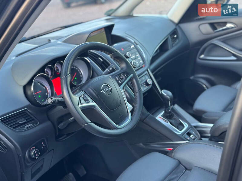 Мінівен Opel Zafira Tourer 2012 в Дрогобичі