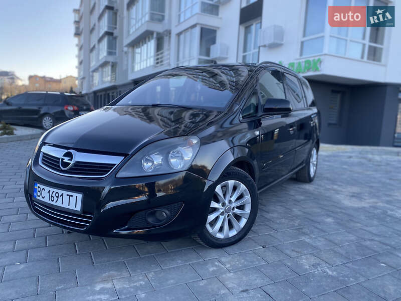Минивэн Opel Zafira Tourer 2013 в Трускавце