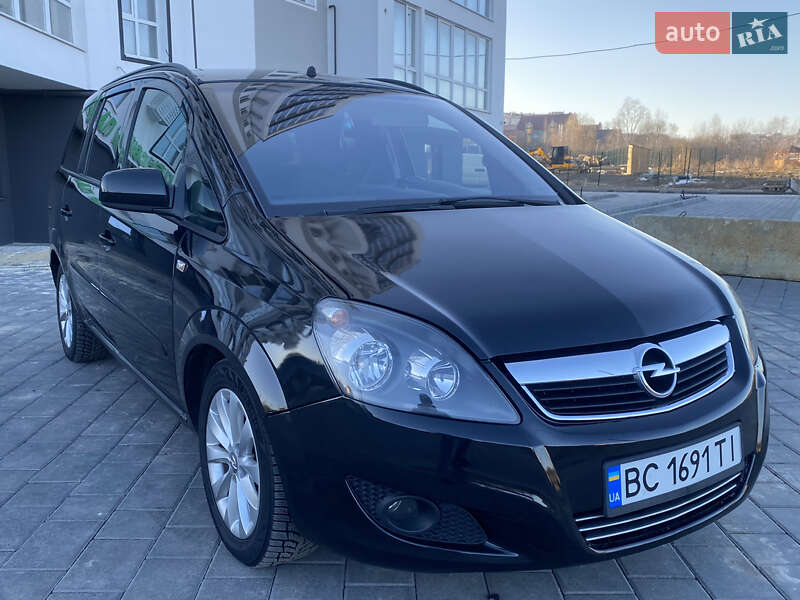 Минивэн Opel Zafira Tourer 2013 в Трускавце