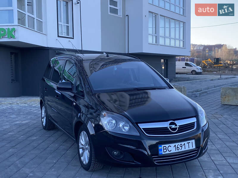 Минивэн Opel Zafira Tourer 2013 в Трускавце