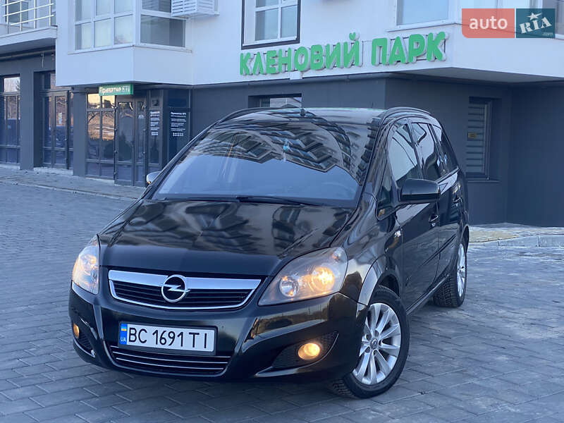 Минивэн Opel Zafira Tourer 2013 в Трускавце