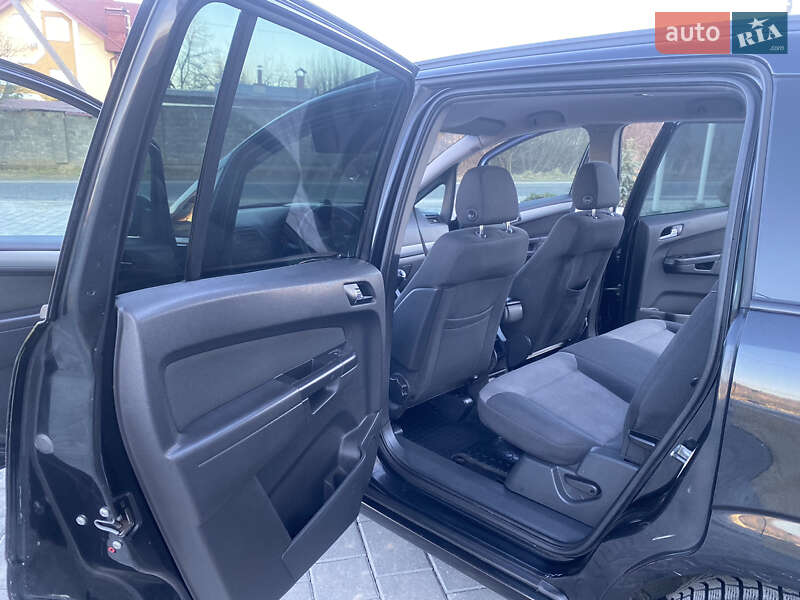 Минивэн Opel Zafira Tourer 2013 в Трускавце