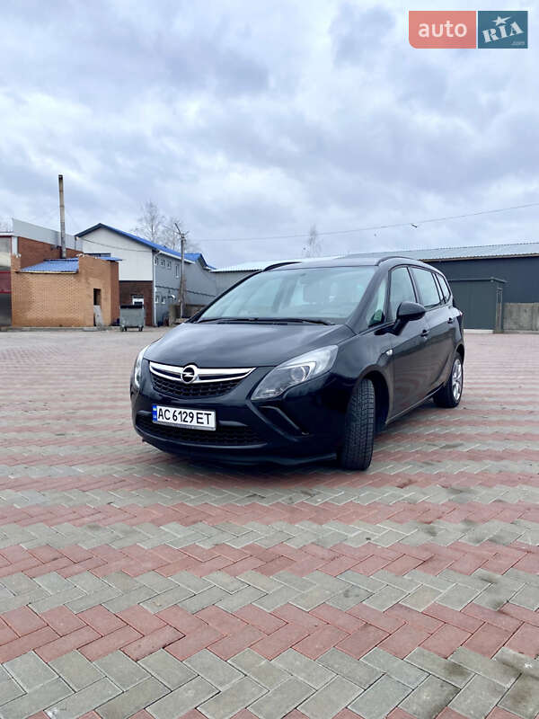 Opel Zafira Tourer 2012