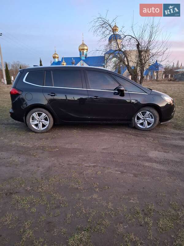 Мінівен Opel Zafira Tourer 2015 в Ізяславі