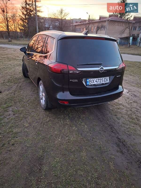 Мінівен Opel Zafira Tourer 2015 в Ізяславі