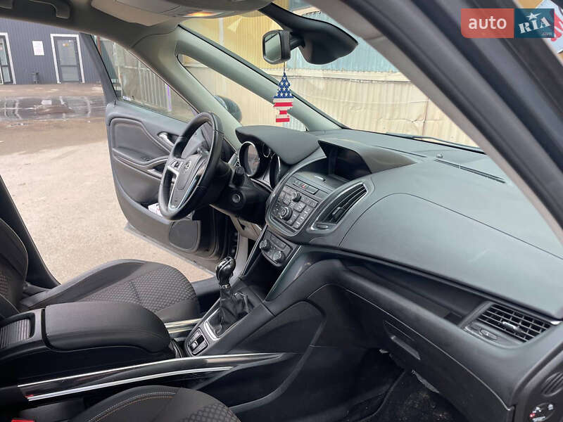 Минивэн Opel Zafira Tourer 2015 в Каменец-Подольском