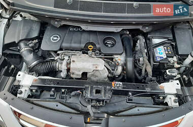 Минивэн Opel Zafira Tourer 2015 в 