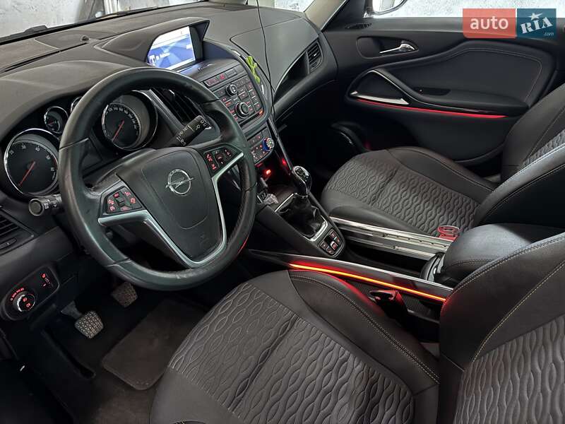 Мінівен Opel Zafira Tourer 2012 в Зборові
