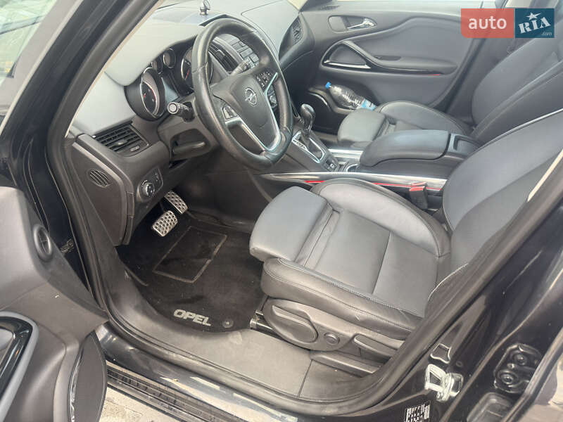 Мінівен Opel Zafira Tourer 2012 в Красилові