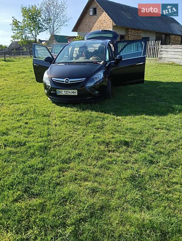 Мінівен Opel Zafira Tourer 2013 в Жовкві