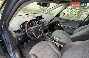 Минивэн Opel Zafira Tourer 2013 в 
