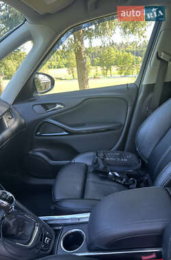 Минивэн Opel Zafira Tourer 2012 в 