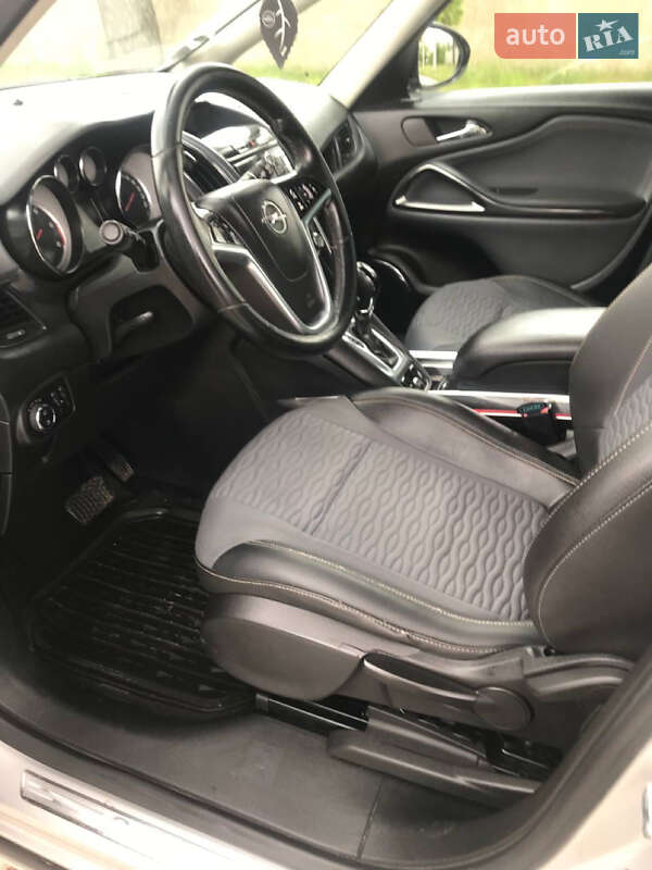 Минивэн Opel Zafira Tourer 2013 в Славуте