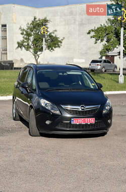 Минивэн Opel Zafira Tourer 2015 в 