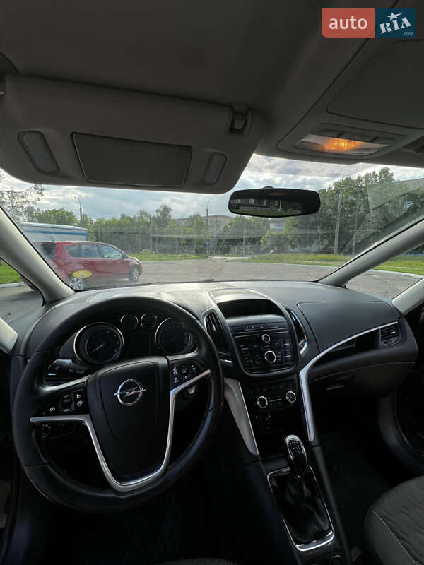 Минивэн Opel Zafira Tourer 2015 в Ровно