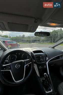 Минивэн Opel Zafira Tourer 2015 в 