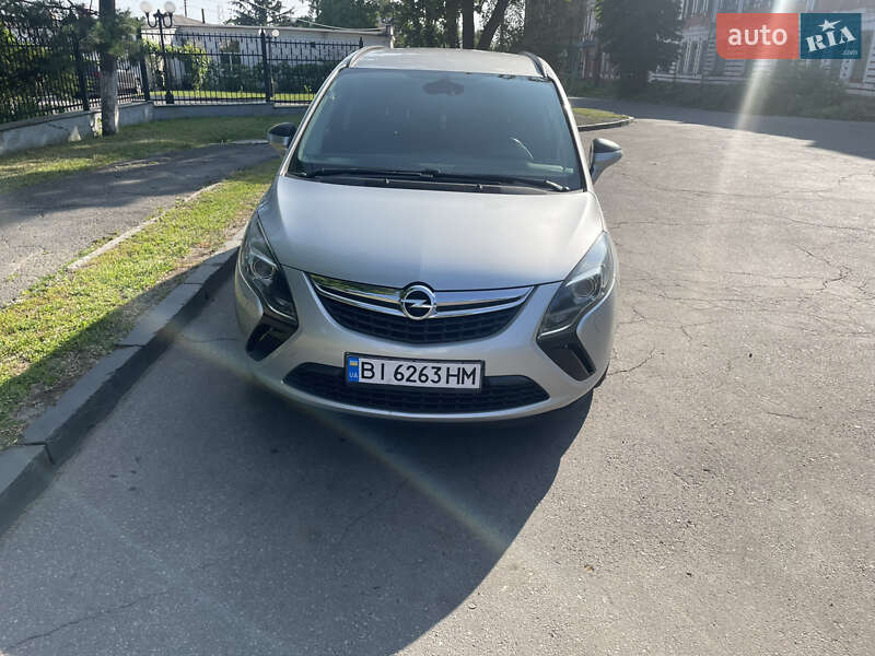 Минивэн Opel Zafira Tourer 2012 в Полтаве