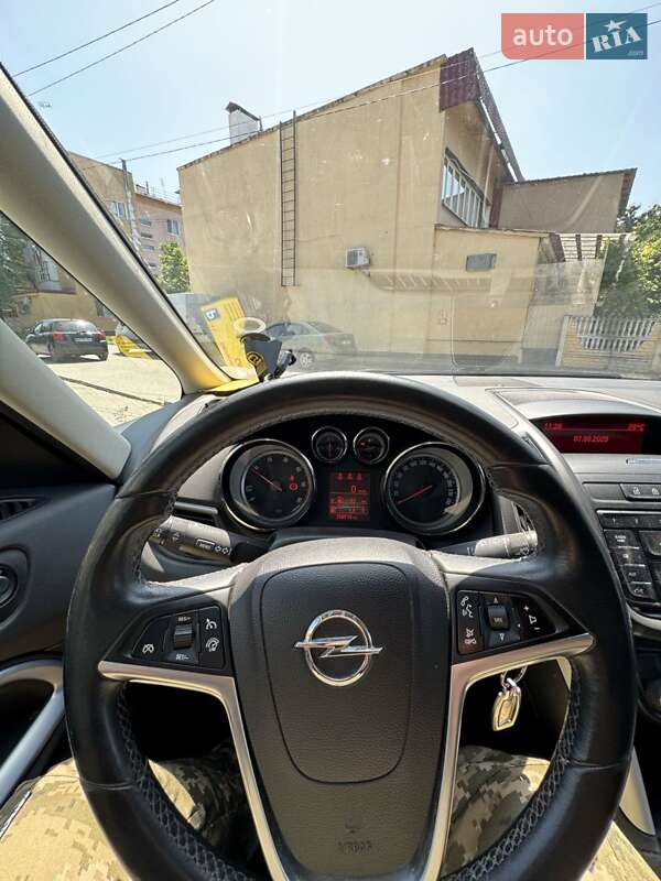 Мінівен Opel Zafira Tourer 2013 в Одесі фото 14 Мінівен Opel Zafira Tourer 2013 в Одесі