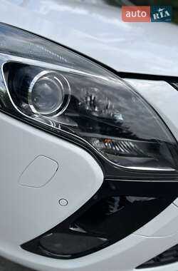 Минивэн Opel Zafira Tourer 2012 в 