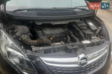 Минивэн Opel Zafira Tourer 2012 в 