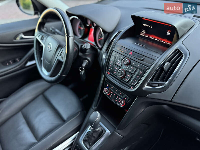 Минивэн Opel Zafira Tourer 2016 в Луцке