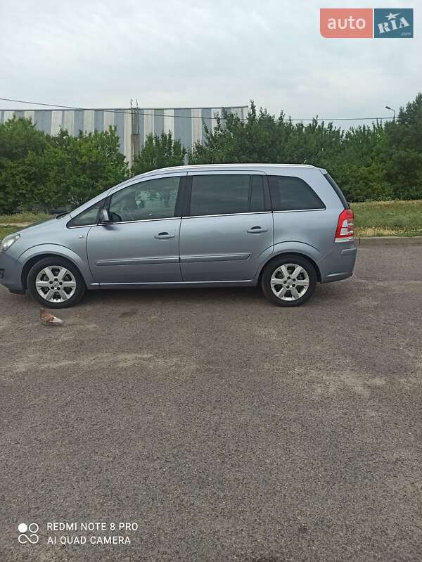 Минивэн Opel Zafira Tourer 2011 в Черкассах