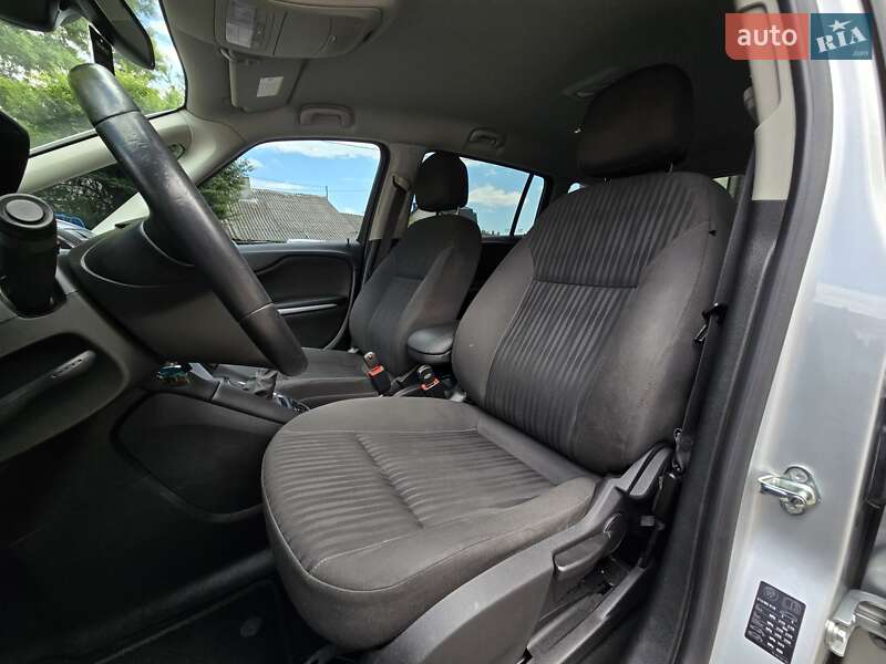 Минивэн Opel Zafira Tourer 2016 в Черновцах