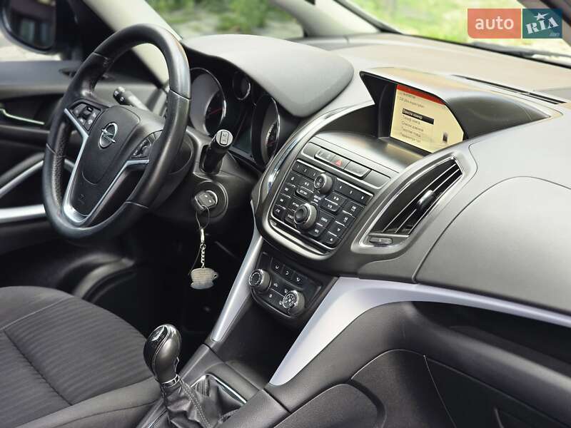 Минивэн Opel Zafira Tourer 2016 в Черновцах