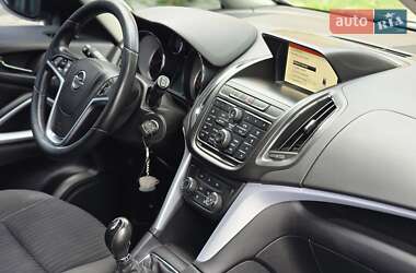 Минивэн Opel Zafira Tourer 2016 в 