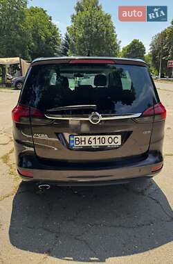 Минивэн Opel Zafira Tourer 2012 в 