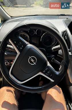 Минивэн Opel Zafira Tourer 2012 в 