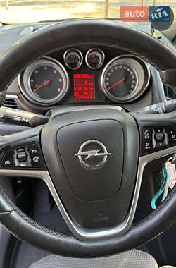 Минивэн Opel Zafira Tourer 2014 в 