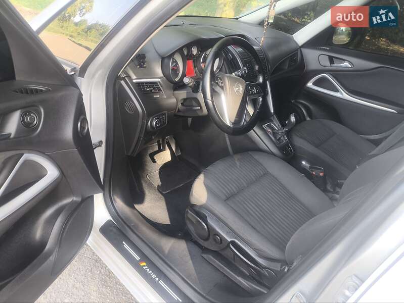 Минивэн Opel Zafira Tourer 2015 в Стрые