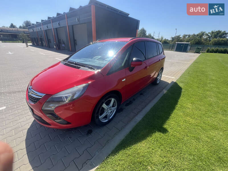 Opel Zafira Tourer 2015