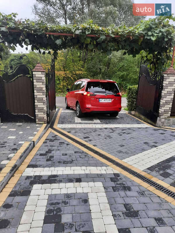 Мінівен Opel Zafira Tourer 2012 в Івано-Франківську