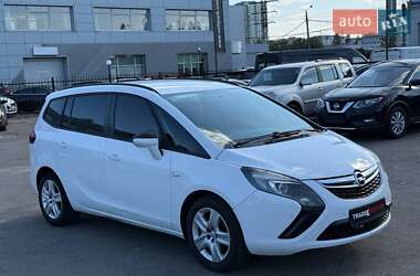 Минивэн Opel Zafira Tourer 2015 в 