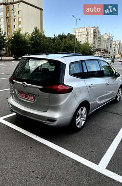 Минивэн Opel Zafira Tourer 2012 в 