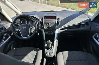 Минивэн Opel Zafira Tourer 2012 в 