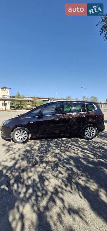 Минивэн Opel Zafira Tourer 2013 в Надворной