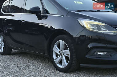 Минивэн Opel Zafira Tourer 2017 в 