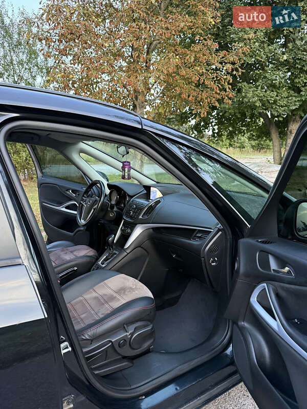 Минивэн Opel Zafira Tourer 2012 в Львове