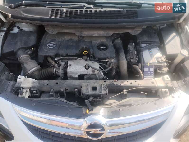 Мінівен Opel Zafira Tourer 2016 в Харкові фото 30 Мінівен Opel Zafira Tourer 2016 в Харкові