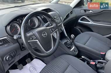 Минивэн Opel Zafira Tourer 2012 в 