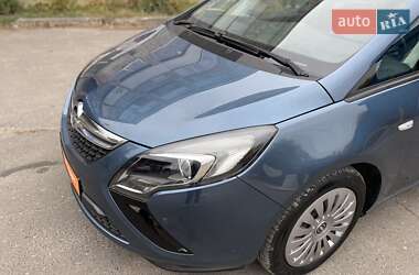 Минивэн Opel Zafira Tourer 2012 в 