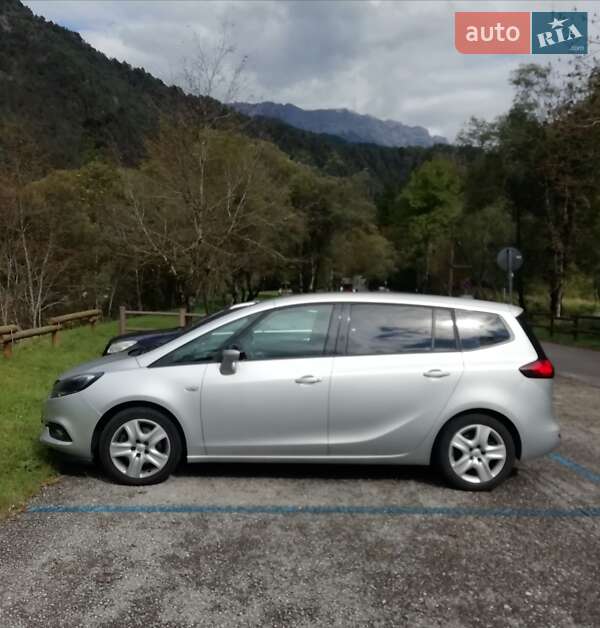 Минивэн Opel Zafira Tourer 2018 в Стрые