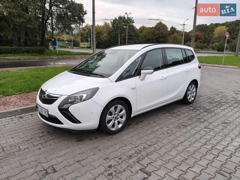 Минивэн Opel Zafira Tourer 2014 в 